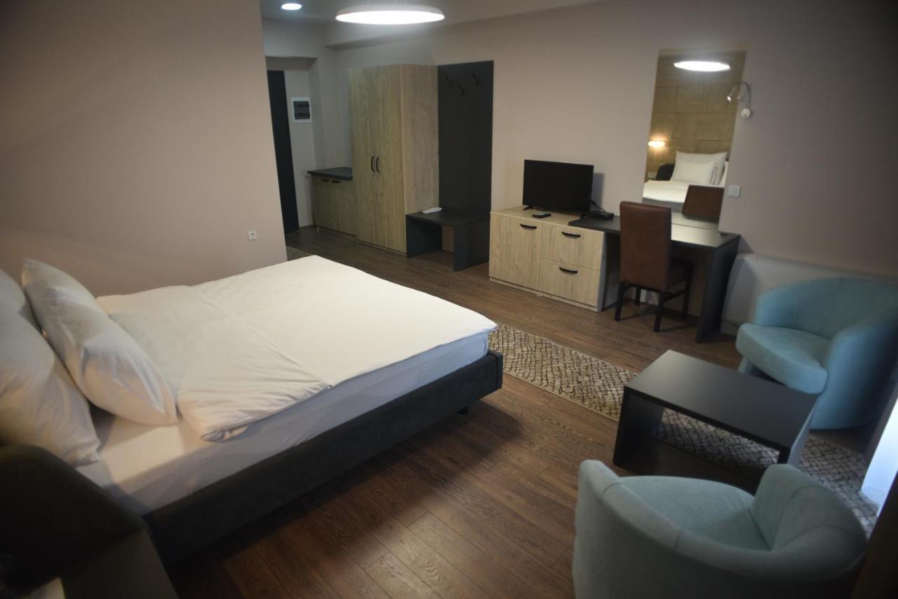Villa Eleni Apartments Скоп'є Екстер'єр фото