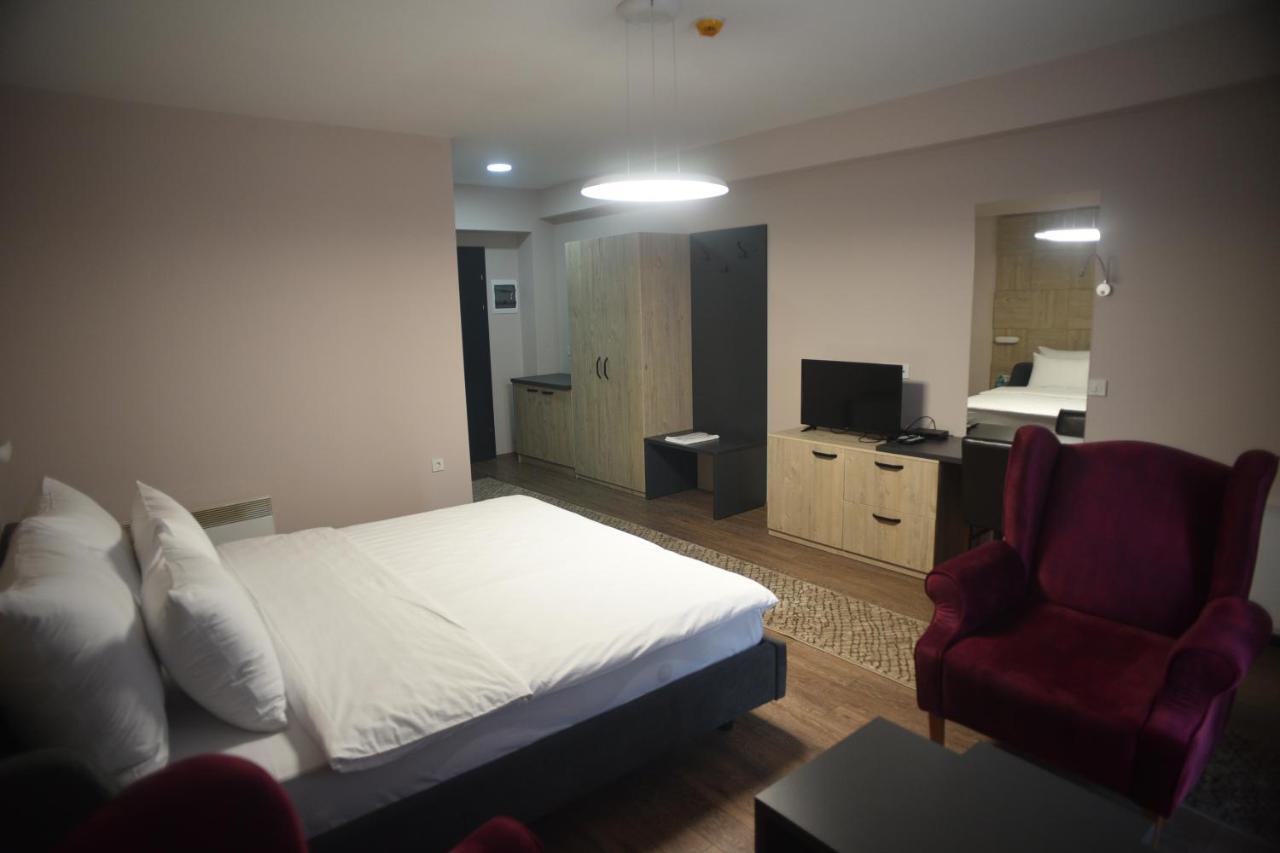 Villa Eleni Apartments Скоп'є Екстер'єр фото