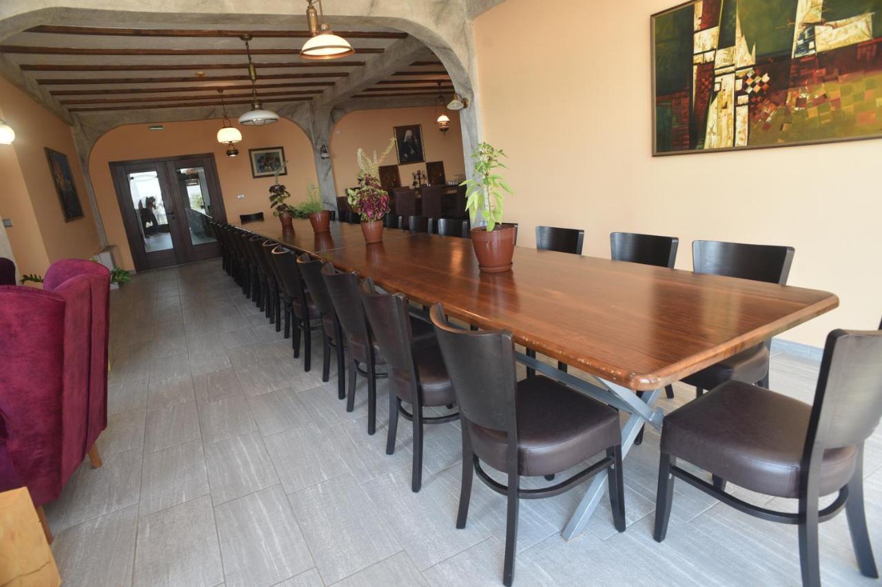 Villa Eleni Apartments Скоп'є Екстер'єр фото