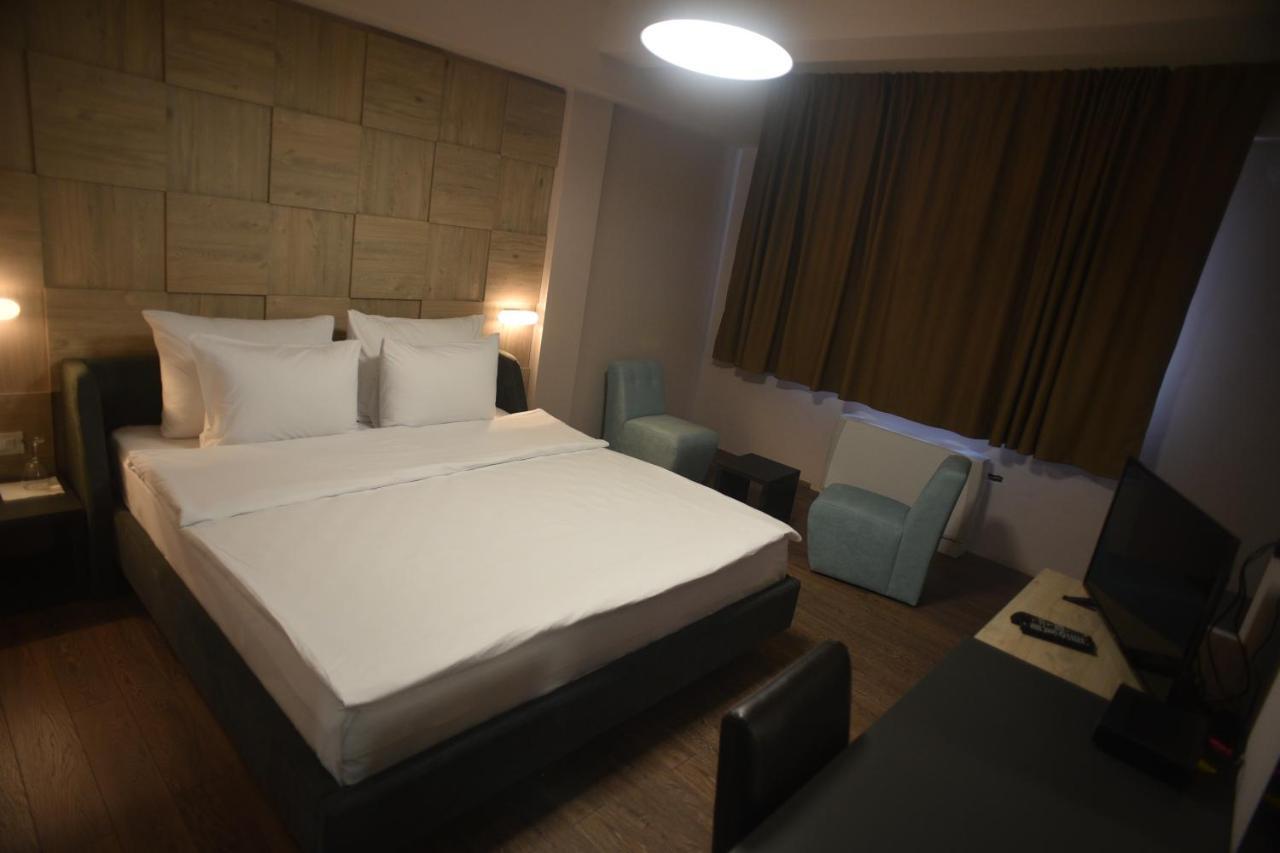 Villa Eleni Apartments Скоп'є Екстер'єр фото