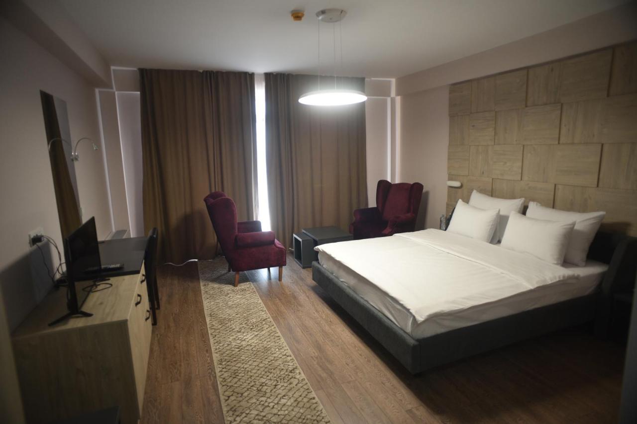 Villa Eleni Apartments Скоп'є Екстер'єр фото